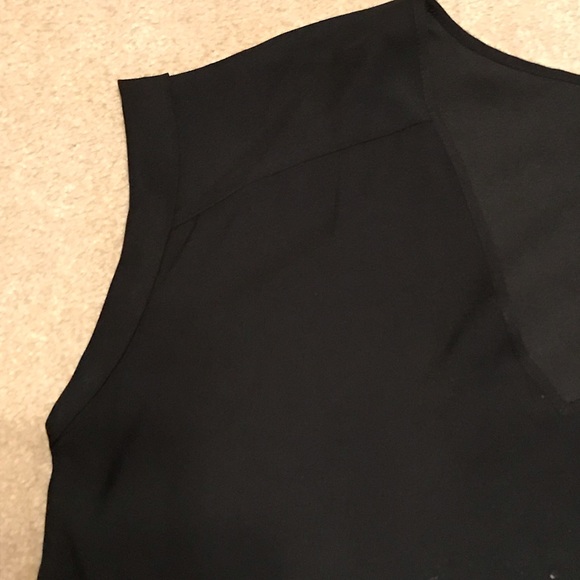 New York & Company Black Cap Short Sleeve shirt - Picture 3 of 4